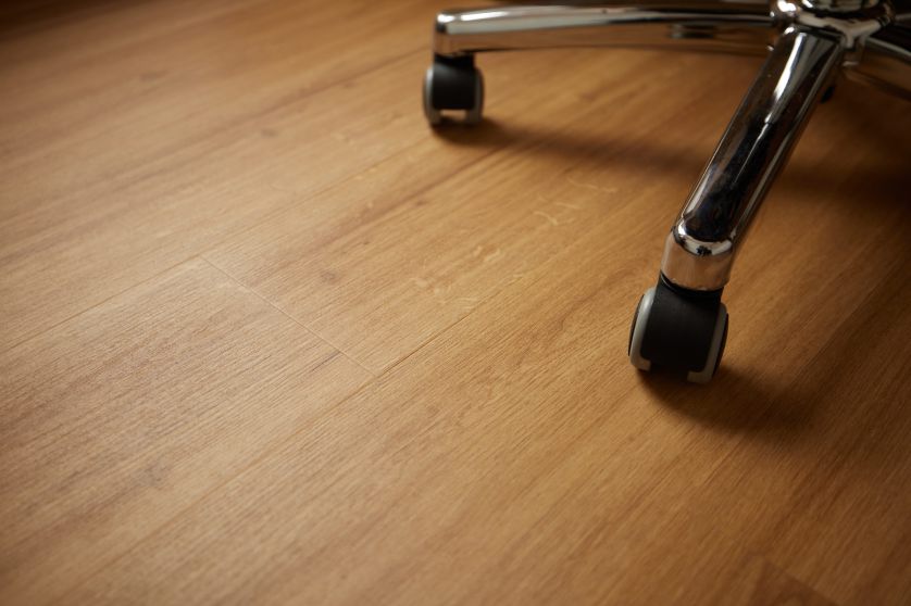 Detailaufnahme eines hochwertigem Holzfußbodens